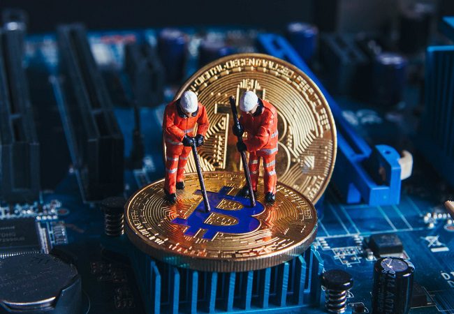 4 Analist Açıkladı: Bitcoin Madenci Kapitülasyonu mu Geliyor?