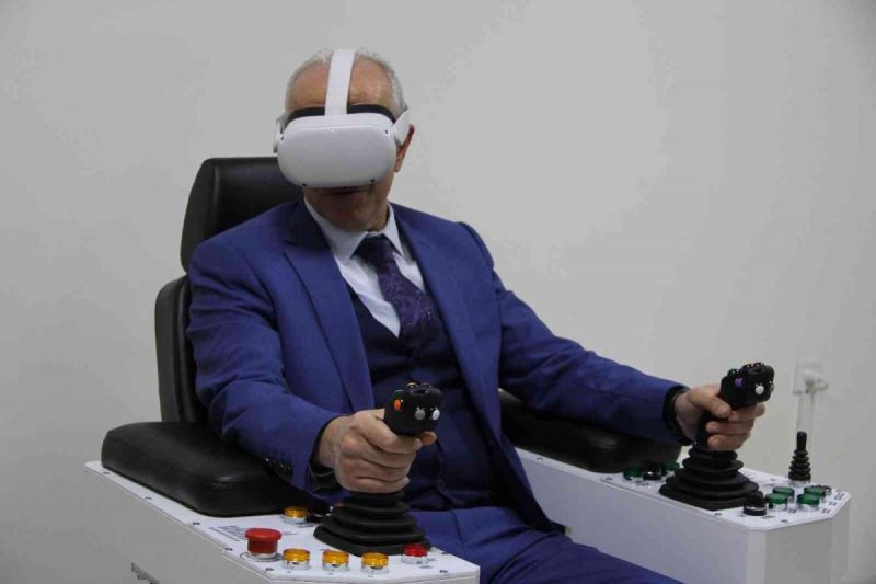 Akdeniz Belediyesi, Türkiye’de Bir Birincisi Gerçekleştirerek Metaverse’de Simülatörlü Liman Vinç Operatörlüğü Eğitimi Verdi