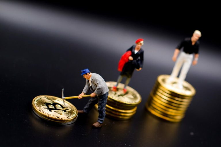 Dev Şirket, Bu 2 Altcoin’i Sattı: Bitcoin’lerini ise Tutuyor!