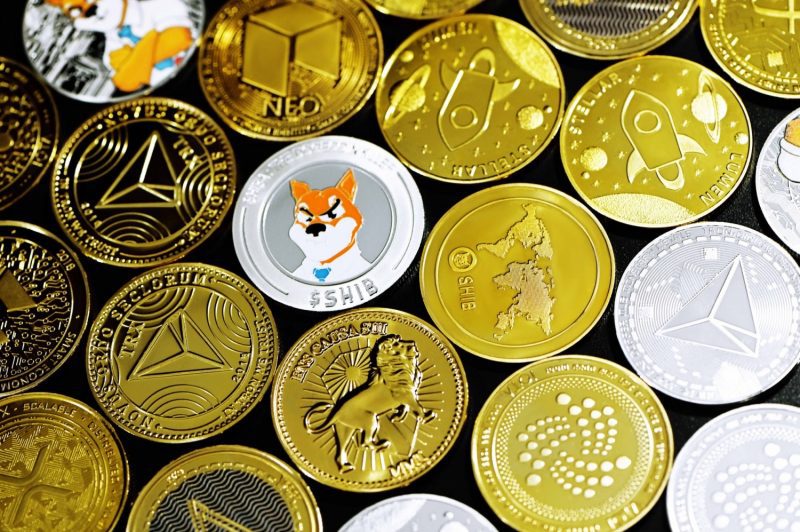 Bu 11 Meme Coin Uçuyor: SHIB ve DOGE Gölgede Kaldı!