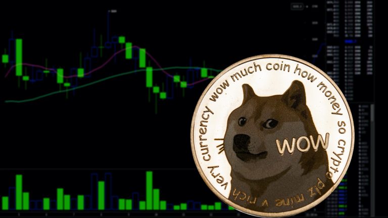 Dogecoin Durmuyor: Emmy Ödüllü Ünlü İsim, DOGE’u Seçti!