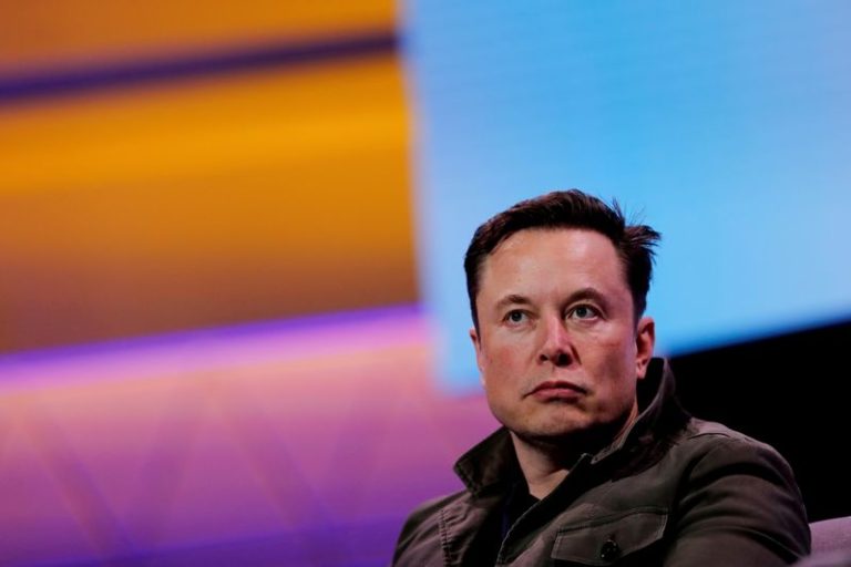 Elon Musk, kripto paraları eleştiren 98 yaşındaki milyardere yanıt verdi