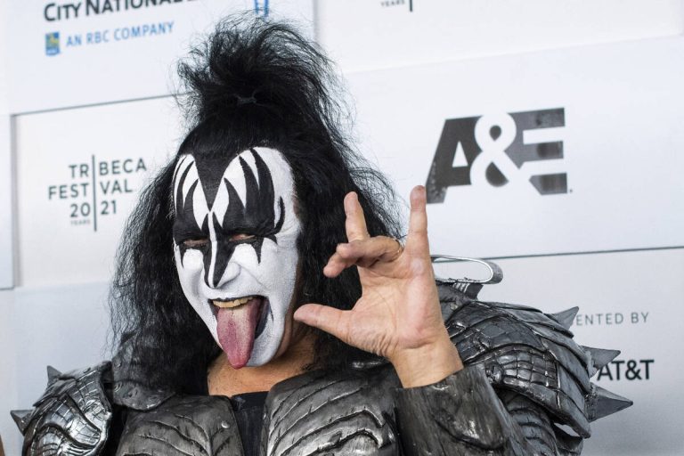 Kiss’ten Yeniden Simmons, Las Vegas’taki Malikanesi için Bitcoin, Ethereum, Litecoin ve Öbür Paraları Kabul Ediyor