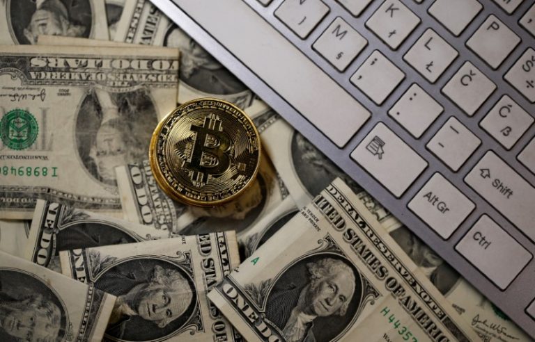 Bitcoin 41.000 doların üzerinde kalırken borsalardan çıkışlar dikkat çekiyor