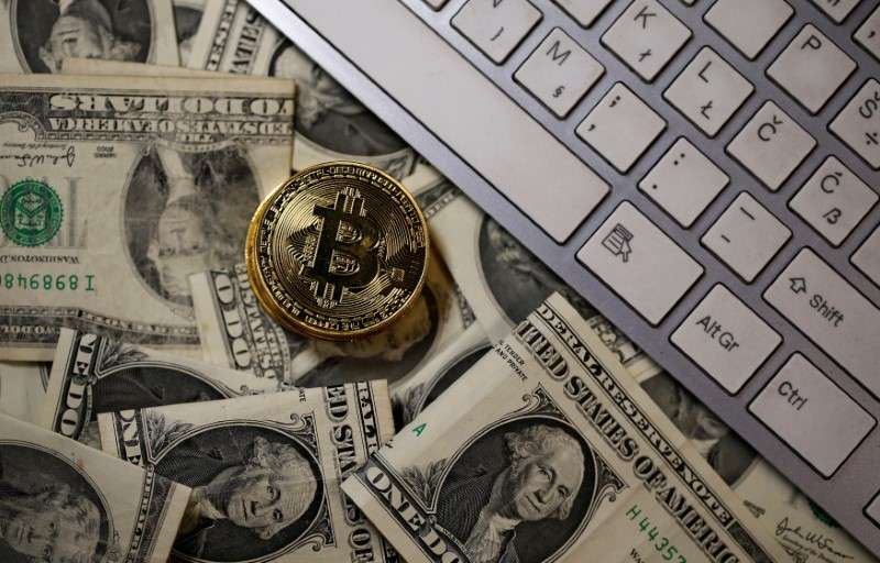Bitcoin 41.000 doların üzerinde kalırken borsalardan çıkışlar dikkat çekiyor