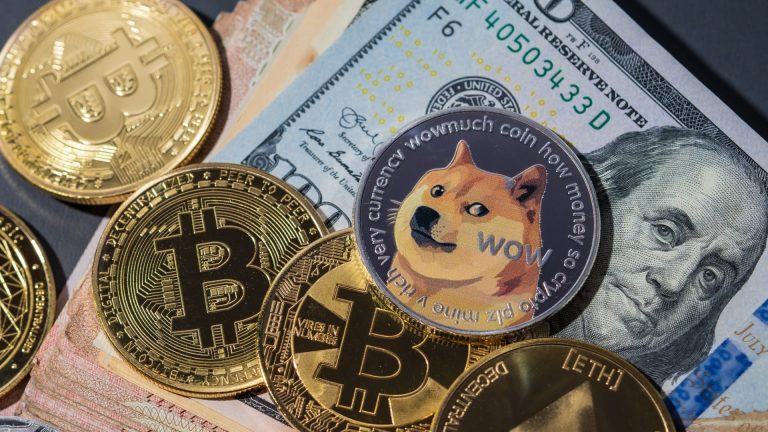Bitcoin Fırladı: Lakin Bu 12 Altcoin ise Uçuyor!