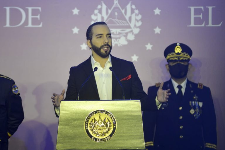 El Salvador, Bitcoin Dayanaklı Tahvil Planını Erteledi