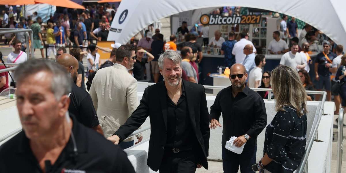 MacroStrategy, Bitcoin Satın Almak İçin 205 Milyon Dolar Pahasında Kredi Aldı