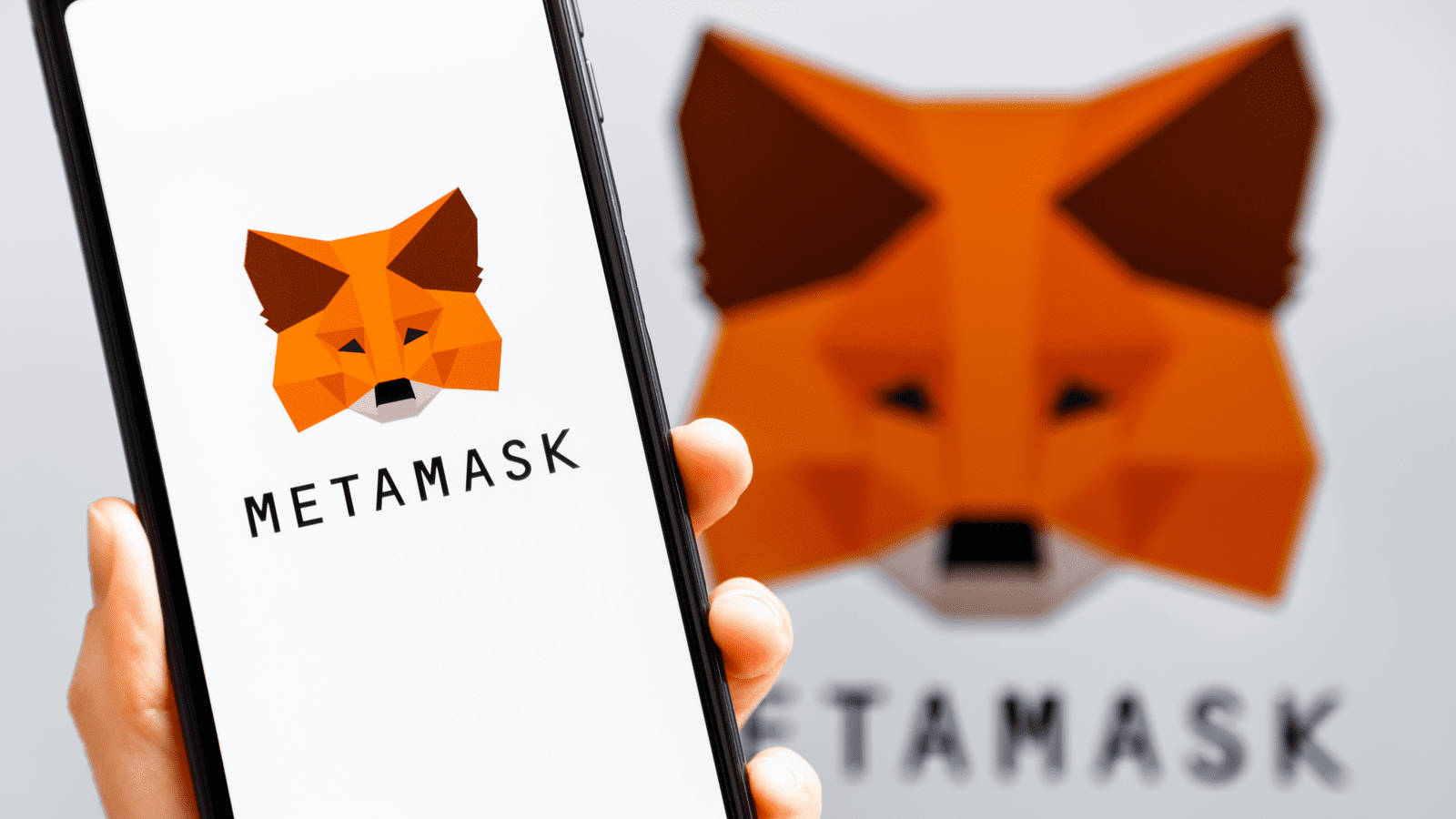 MetaMask, iPhone Kullanıcılarının Apple Hisse ile Kripto Para Satın Almalarını Sağlıyor