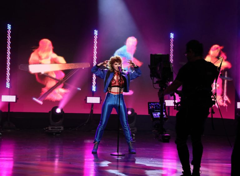 Müzikçi Kiesza ve NFT Koleksiyonu, Ellen Show’da Sahne Aldı