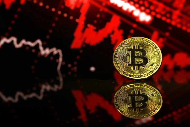 3 Analist Korkuttu: Bitcoin Bu Tabanlara Kayıyor!