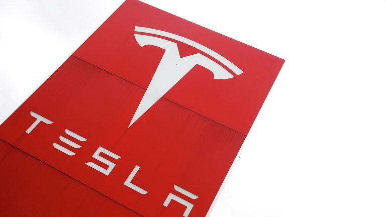 Bu Altcoin “Tesla ile Ortak Olduk” Dedi: Sonra Tweet Sildi!