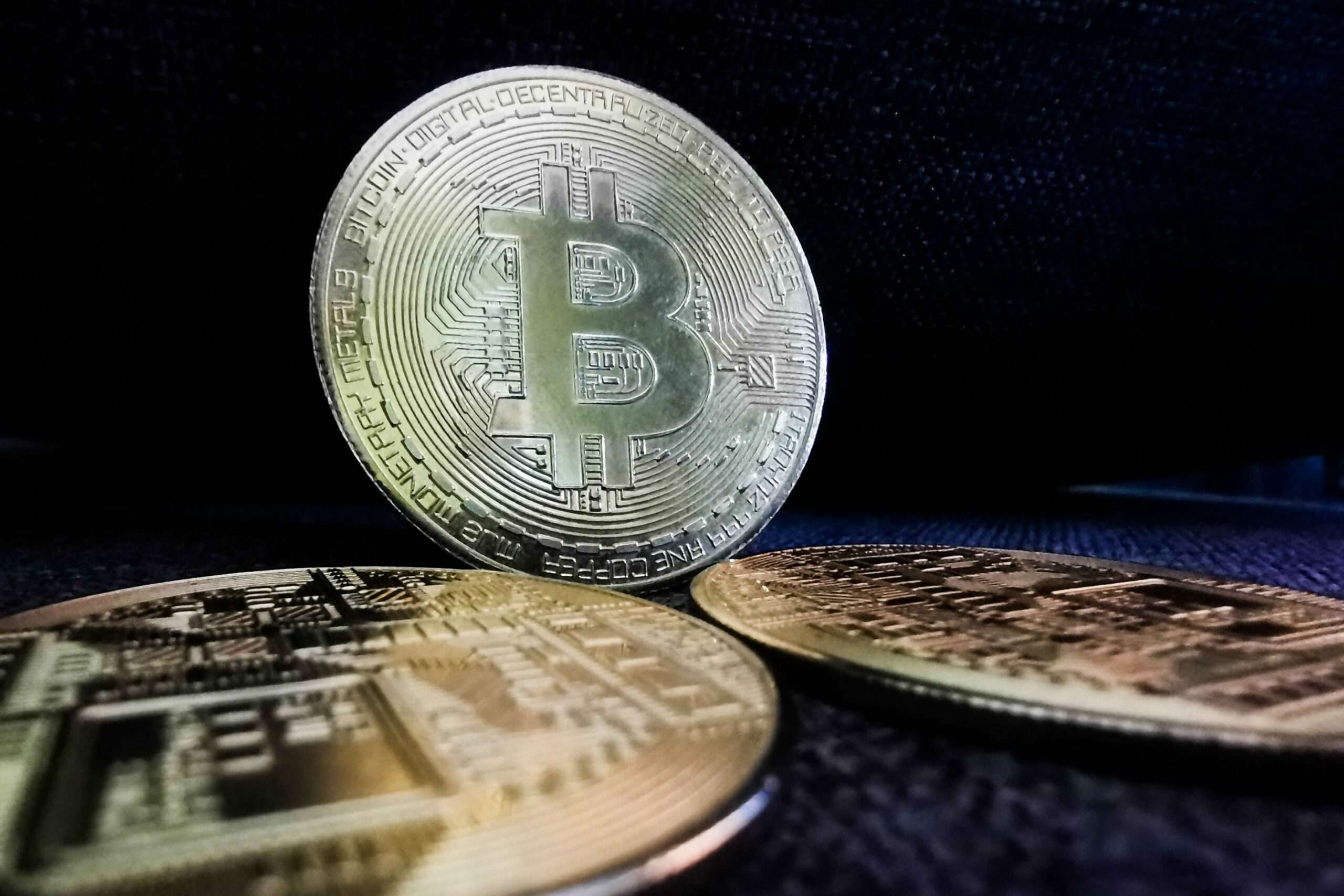 Elon Musk ve Tesla Hâlâ Bitcoin’lerini Tutuyor Mu?