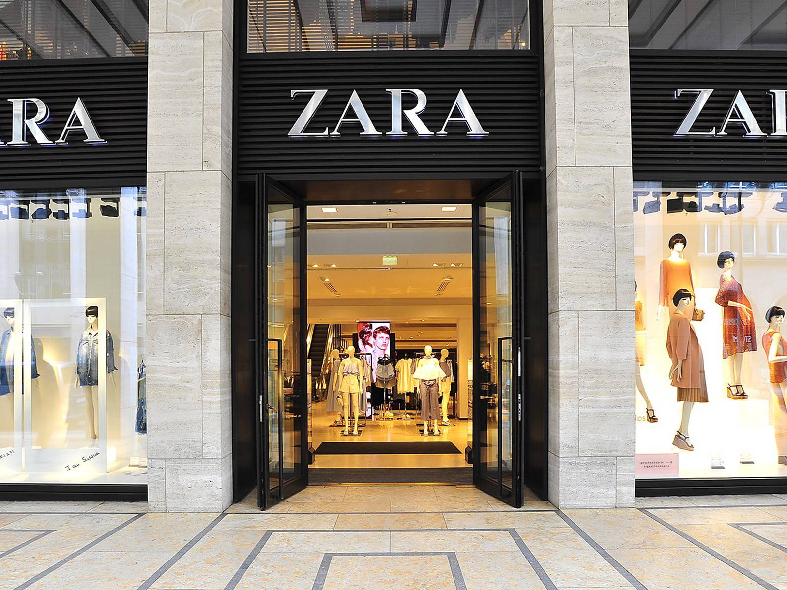 Zara, Birinci Solo NFT Koleksiyonunu Metaverse’te Piyasaya Sürdü