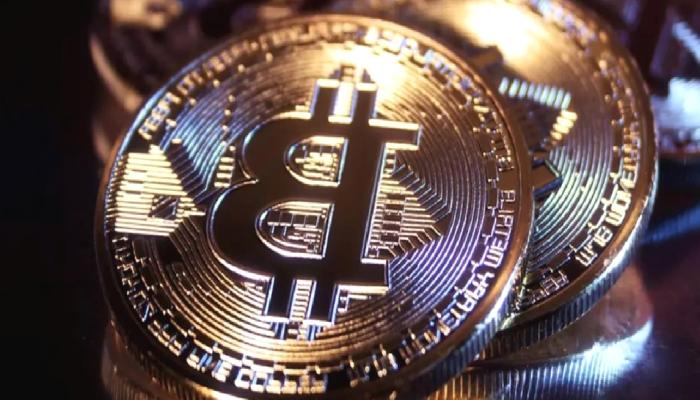 Analist, Bitcoin ve 3 Altcoin için Varsayım Yaptı: Coinlerinizi Satın!