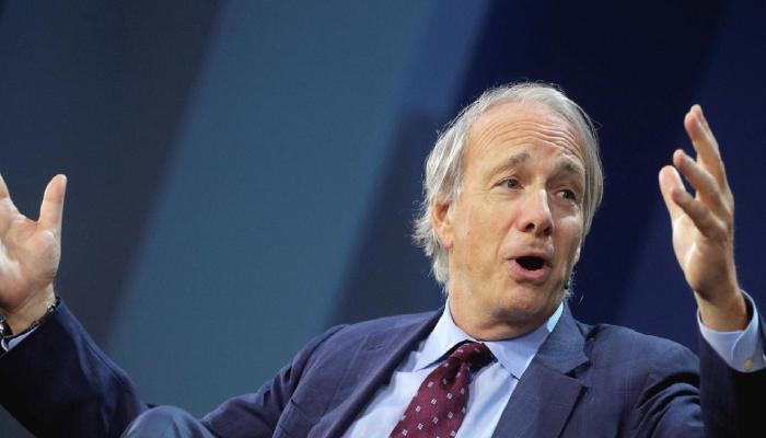 Ray Dalio, Bitcoin’in (BTC) Altına Karşı Uygun Bir Rakip Olmadığını Söyledi