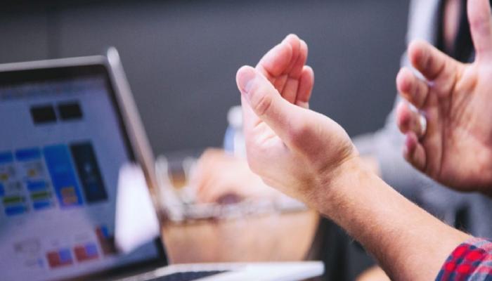 İflasın Eşiğindeki Şirket, AAVE ve Bu 14 Altcoin’i Satabilir!