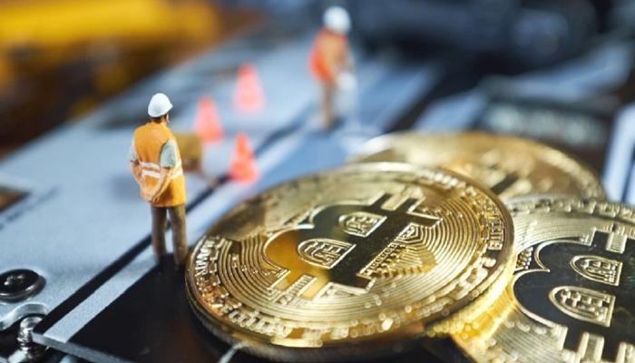 Bitcoin Madencileri 14K BTC Taşıdı: Fiyat Nasıl Etkilenecek?