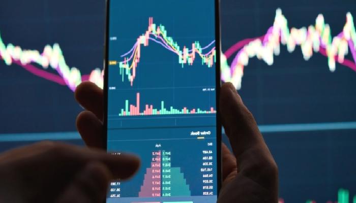 Ünlü Analist Korkuttu: Beğenilen 2 Altcoin Çökebilir!