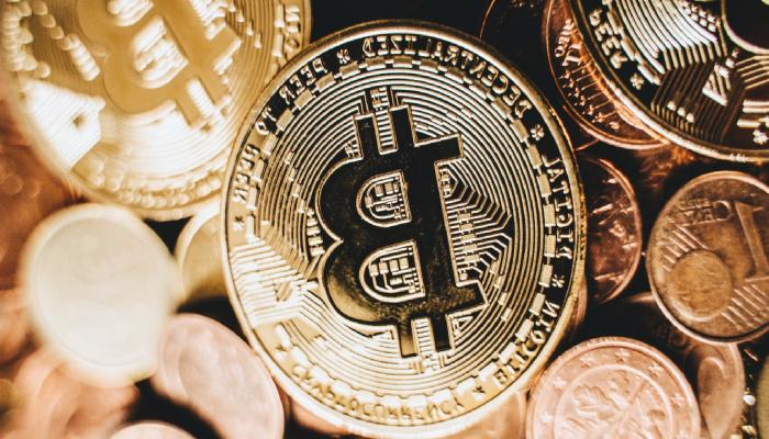 7 Bitcoin İddiası: 10 Bin mi 300 Bin Dolar mı Geliyor?
