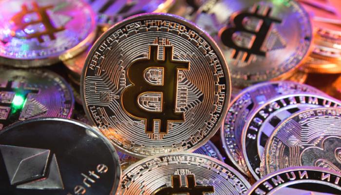 Bitcoin, SHIB Sert Düştü: Bu 2 Olay Çöküşü Derinleştirebilir!