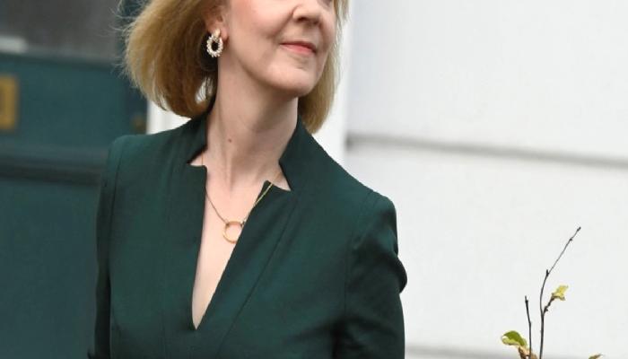 İngiltere Başbakanı Liz Truss İstifa Etti