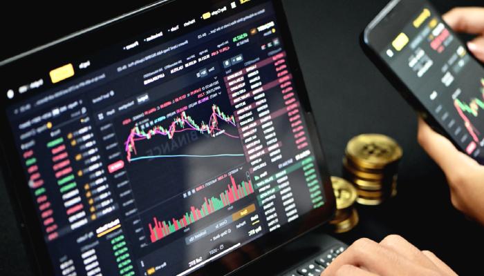 Kurumsal Yatırımcılar Bu 5 Altcoin’i Satıyor: Tezos da Var!