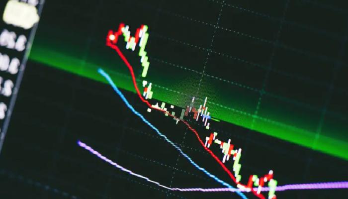 Analistler Uyardı: Bu 4 Altcoin Tabanlara Gidiyor!