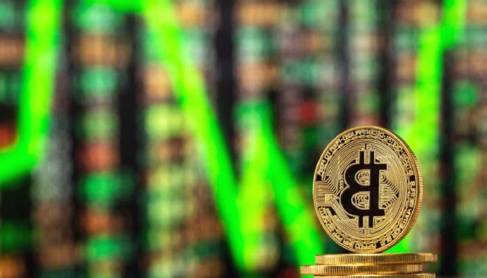 Bitcoin Fiyatı Uçtu: Herkes Bu 8 Altcoin’e Koştu!