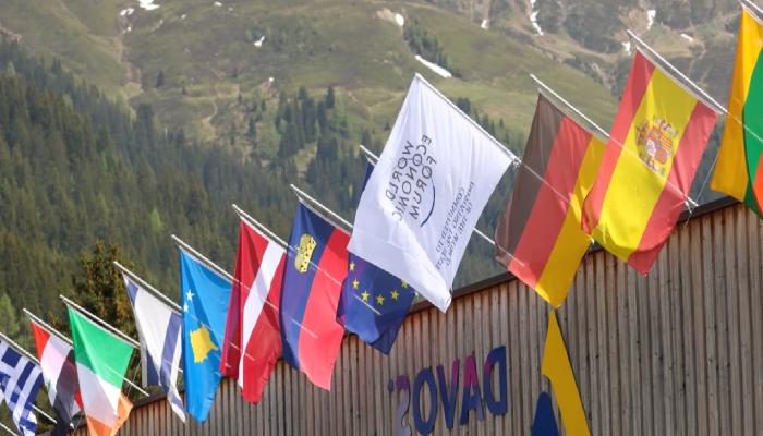 Davos’da Duyuruldu: Bu Altcoinler Ortak Oluyor!