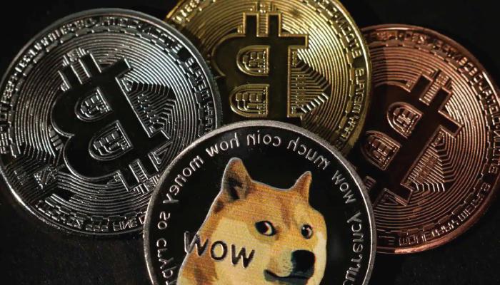4 Analistten DOGE, BTC ve LINK İçin Flaş Tahminler!