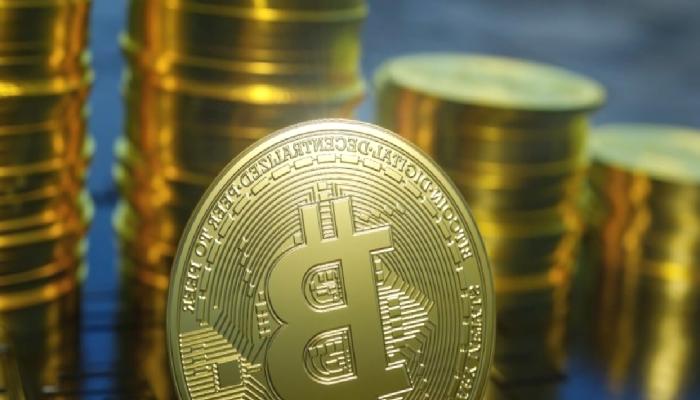 Altcoinlerini Satan Efsane Analist, Bitcoin İçin Uyardı!