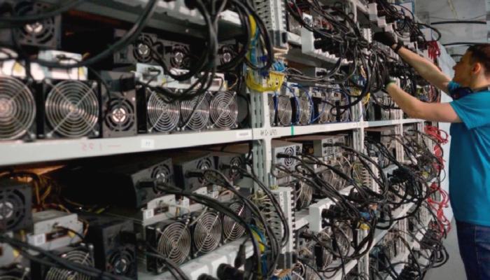 Bitcoin Miner Sphere 3D, Ortağına Dava Açtı