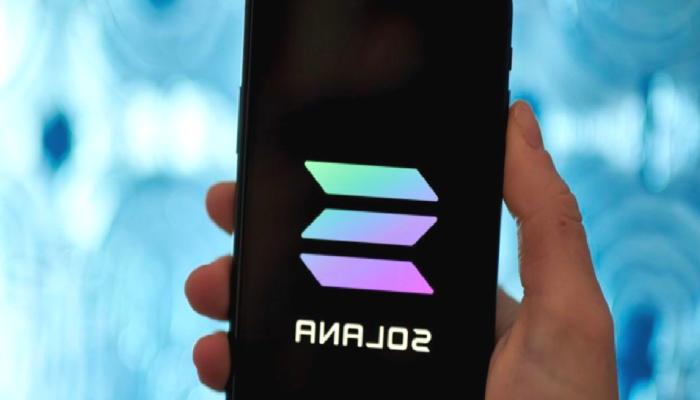 Solana’nın Telefonu Saga 8 Mayıs’ta Satışa Sunulacak