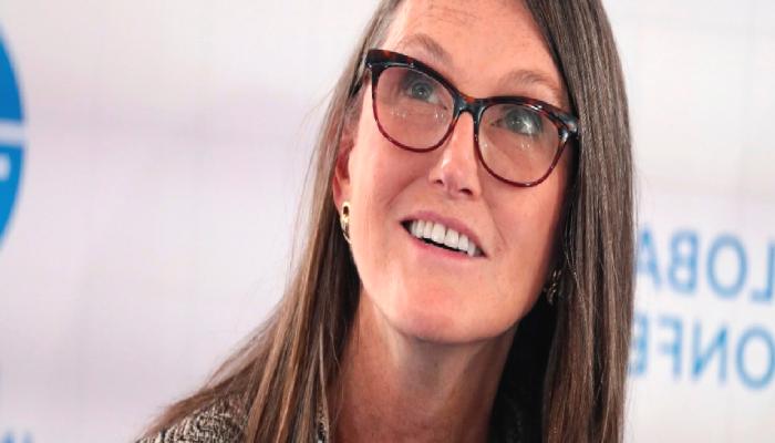 Cathie Wood’tan, Coinbase Çılgınlığı