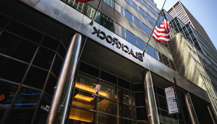 SEC, BlackRock’ın spot Bitcoin ETF başvurusunu incelemek üzere kabul etti