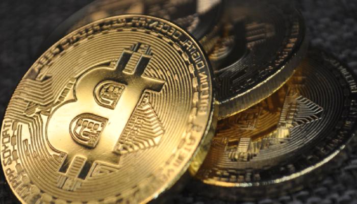 ETF Teklifleri Gecikti! 2 Analistten Şaşırtan Bitcoin Yorumu