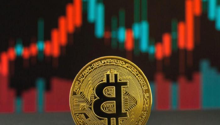 Ünlü analist, Bitcoin’in yüzde 50 oranında düşebileceğini söyledi